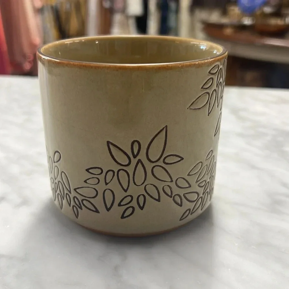 Starbucks Incise Leaf Mug in Tan and Brown Coffee Mug From 2013